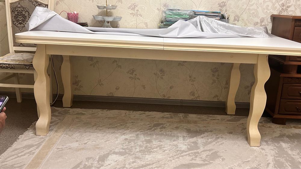 Стол и тумба продается срочно