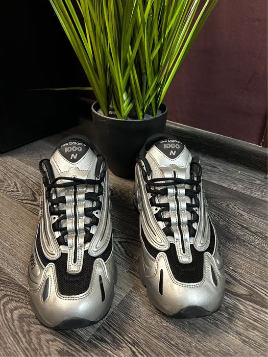 New Balance 1000 - Silver/Black