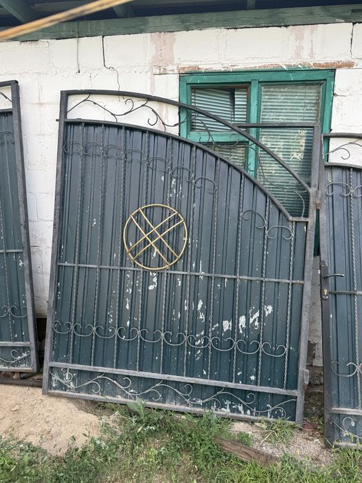 Ворота калитка в нормальном состоянии.