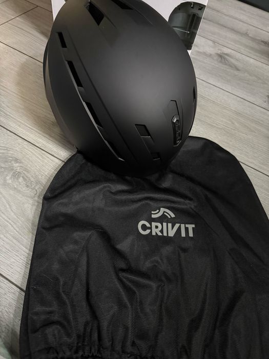 Каска за ски-нова