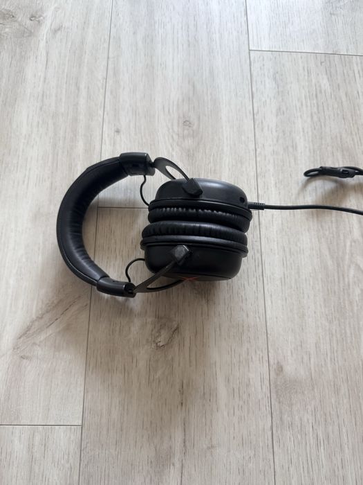 Продам игровые наушники HyperX