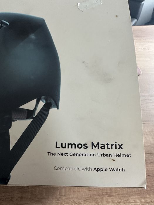 Смарт каска Lumos Matrix LED – с мигачи, стоп и Bluetooth