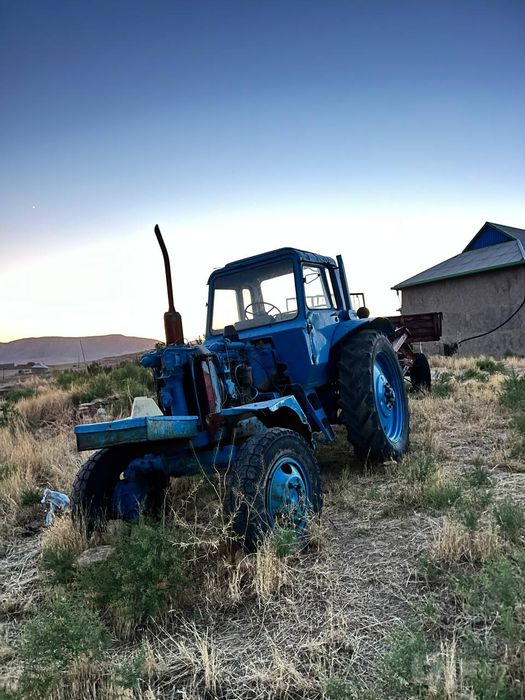Traktor Mtz 80 sotiladi
