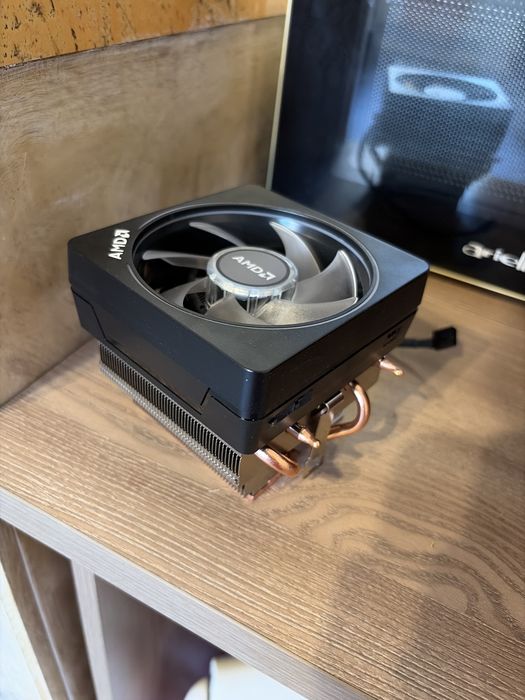 AMD Wraith Prism RGB охладител НЕИЗПОЛЗВАН