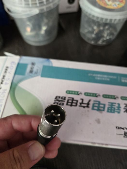 Monster skuteriga 5A lik quvvatlagich