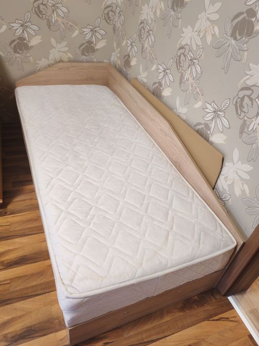 Единично легло  с матрак