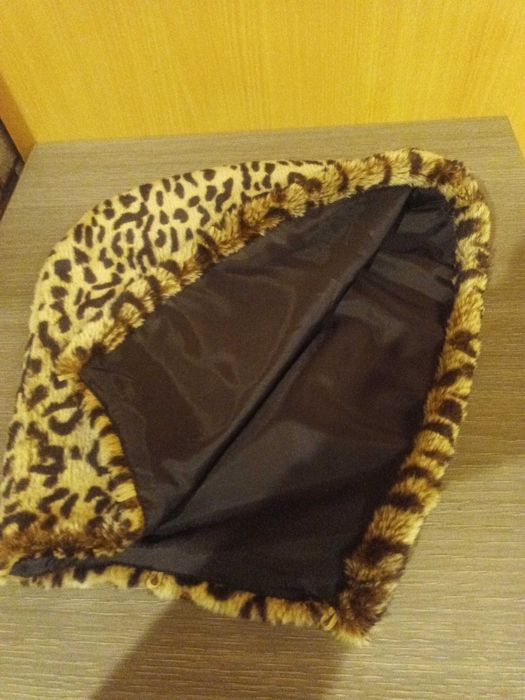 УНИКАТ куфарче с качулка