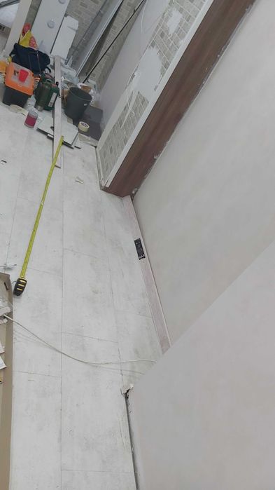 Поставяне на ламинат, сглобяване на мебели.