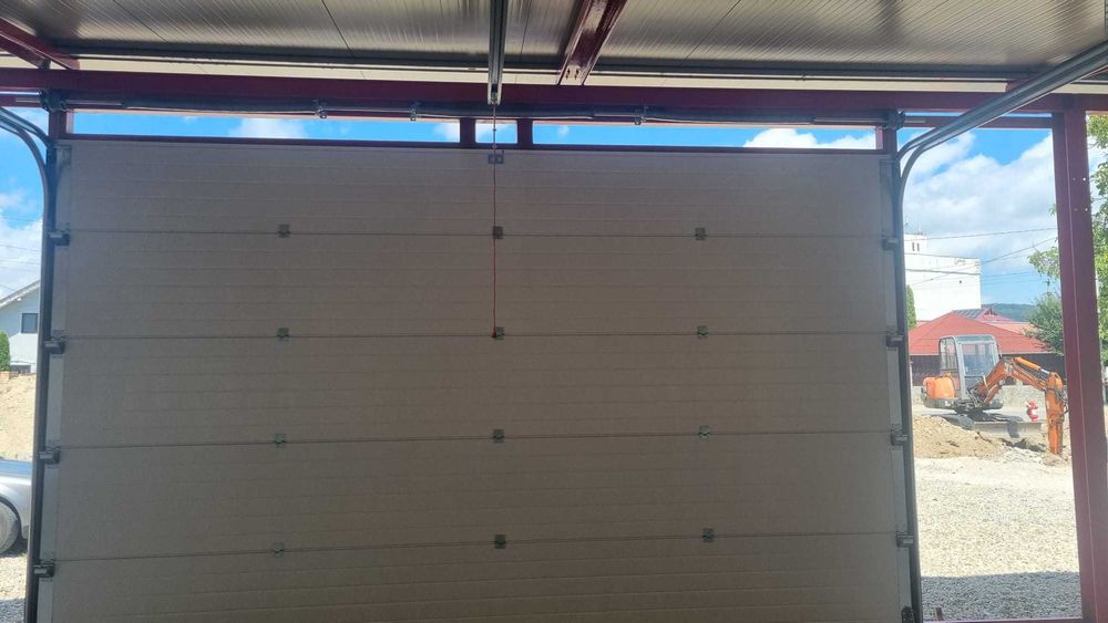 Usi de garaj cu motor