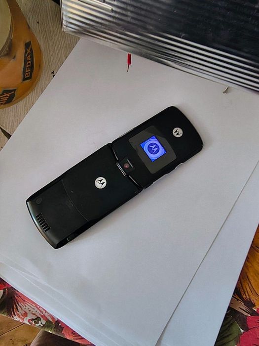 Motorola razr V3+charger original ( decodat, limba romana)