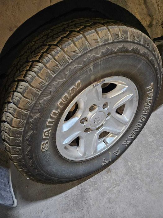 автомобиль внедорожник