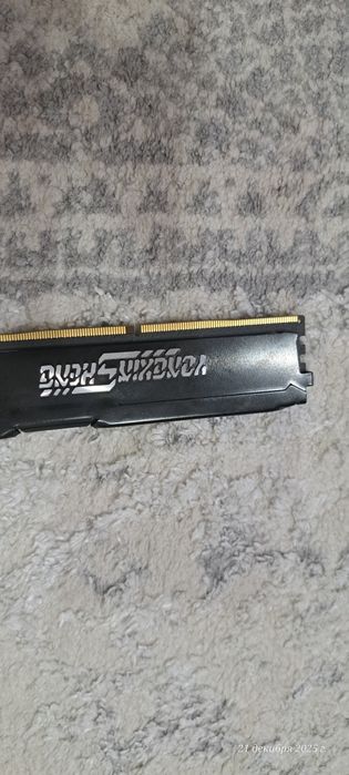 Продам оперативную память DDR 4 на 8гб