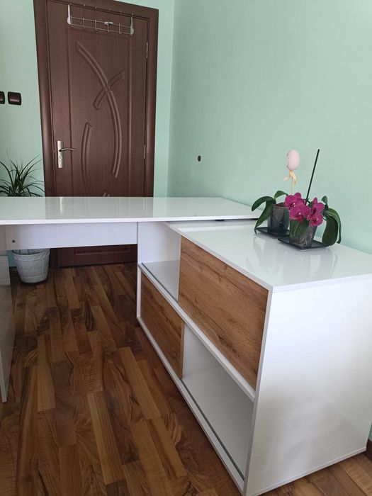 Бюро за работа и/или учене (бял гланц + дъб)