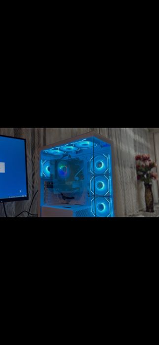 I5 -13400.  Rtx-3060  12gb.     Ozu lexar 8x2 16gb 3200.     Aquarium