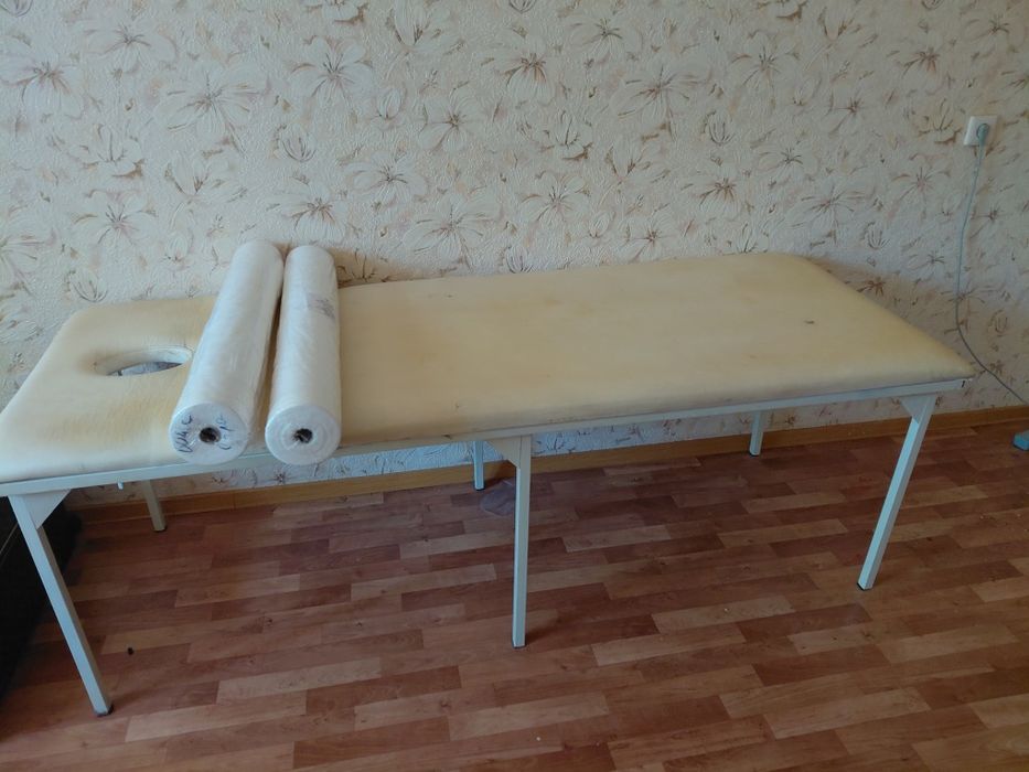 Продам кушетку массажную