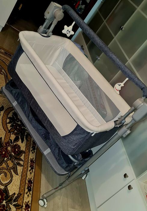 Детская кровать-люлька и вещи