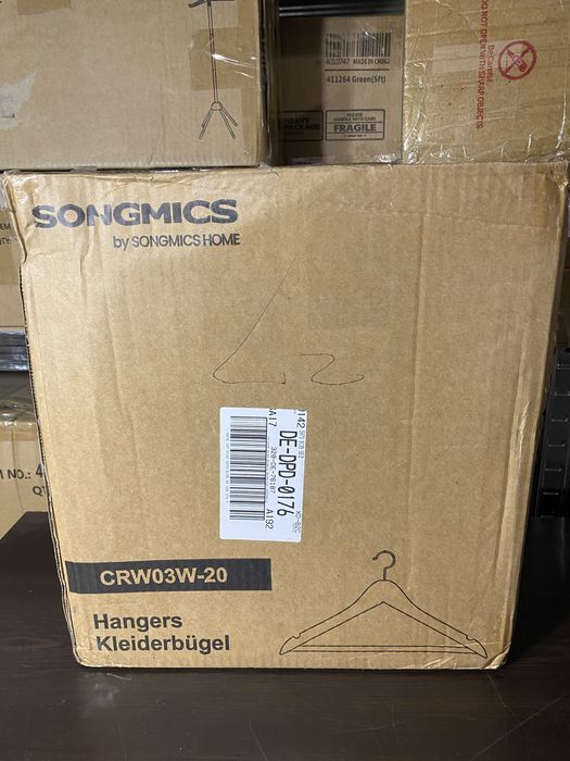 Комплект от 20 дървени закачалки SONGMICS