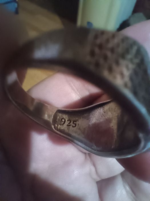 Перстень с камнем.Серебро-925 проба.
