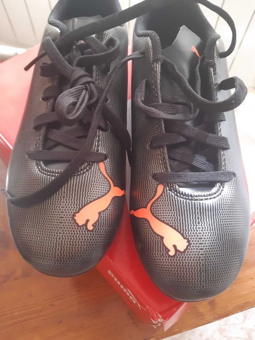 Нови бутонки PUMA 35 1/2