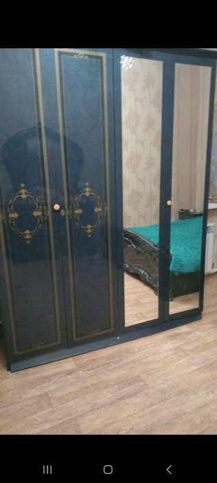 Продам спальный гарнитур