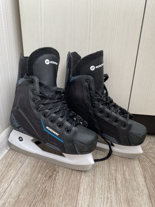 Продам коньки