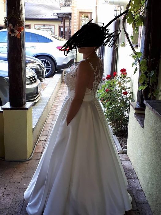 Vand rochie mireasa