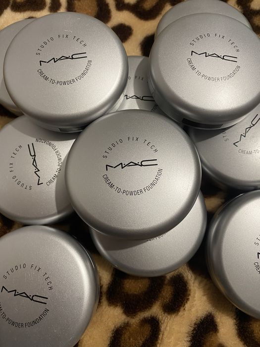 Fond de ten Mac Studio Fix Tech