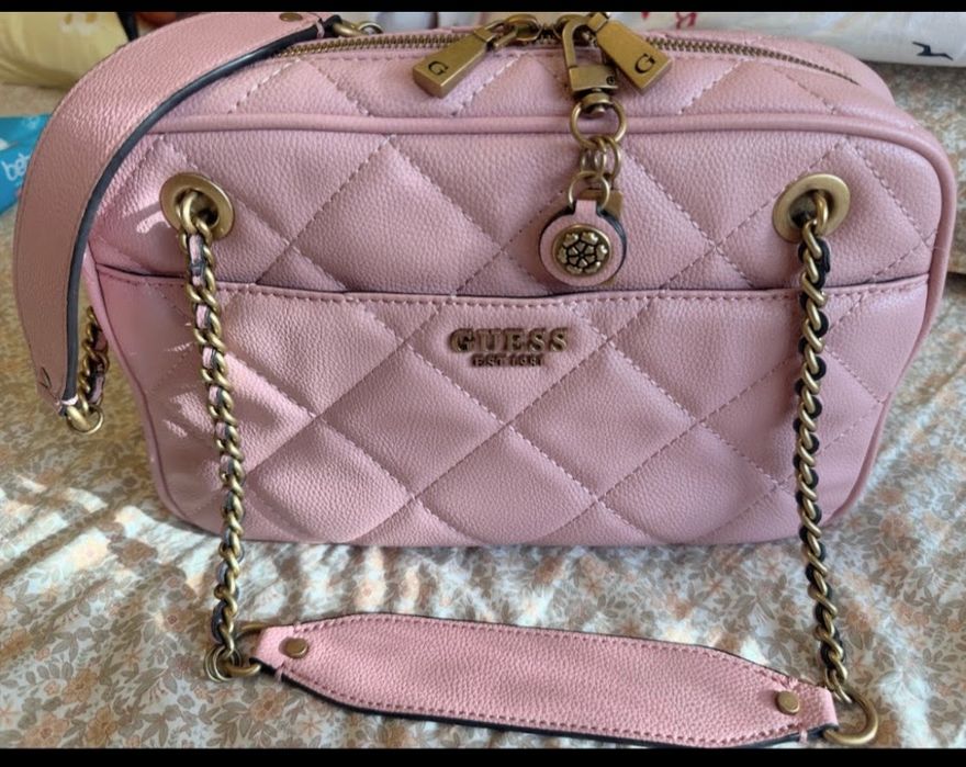 Оригинална чанта Guess