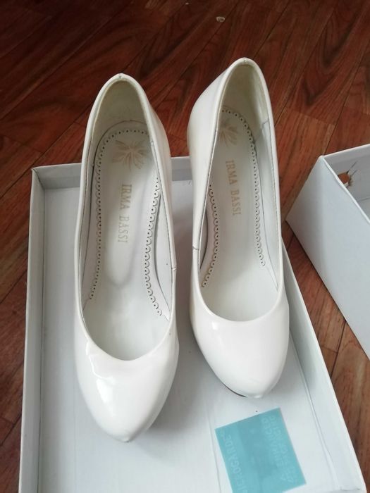 Продам женские туфли