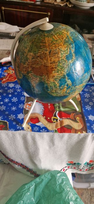 Vînd  glob. Geografic Fizic.40lei