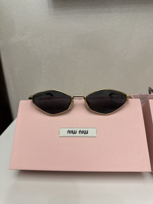 Vand ochelari miu miu cu lentila neagra