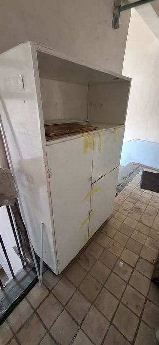 Шкаф белый кухонный