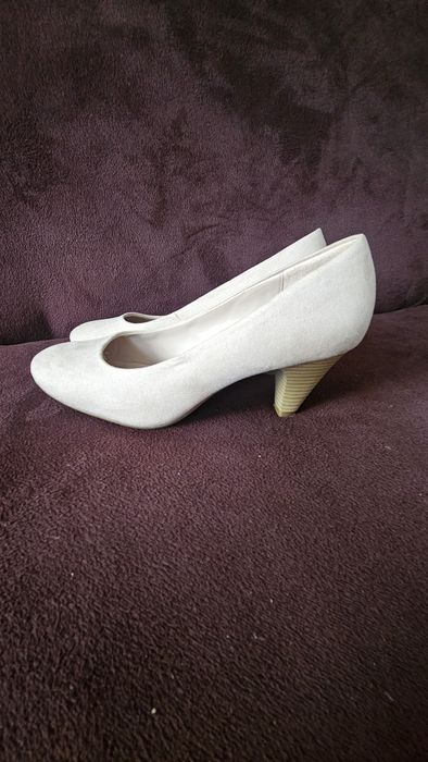 Продам туфли замшевые новые