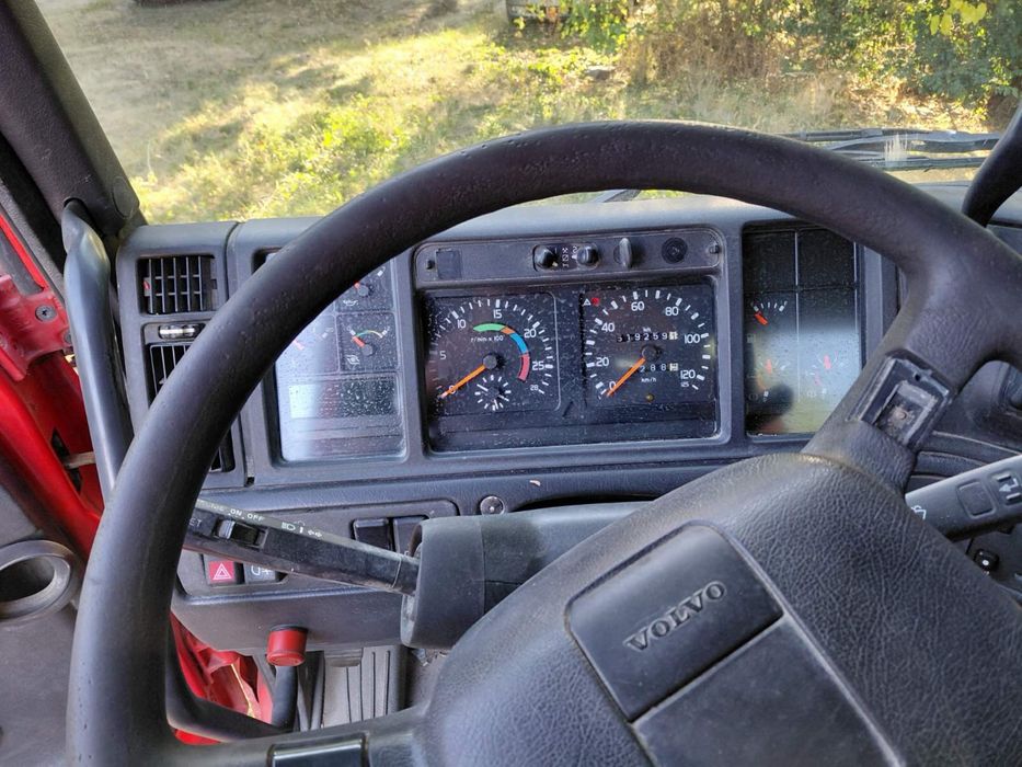 Volvo F7 за контейнери