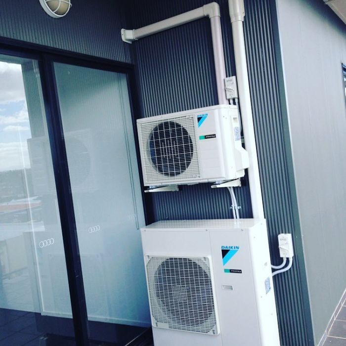 Гарантия сплит системы. Daikin rxyq10t. Шоу кондиционер. Outdoor installation.