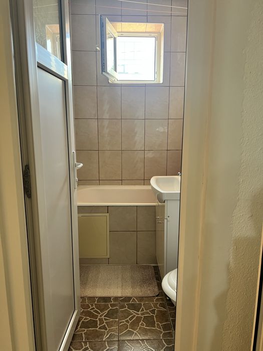 Apartament cu 2 camere de vanzare,zona liceului Grigore Moisil