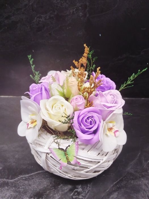 Ръчно изработени детайли от сапунени цветя за вас и вашия празник