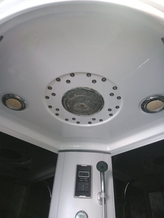 Душевая кабина.В хорошем состоянии.