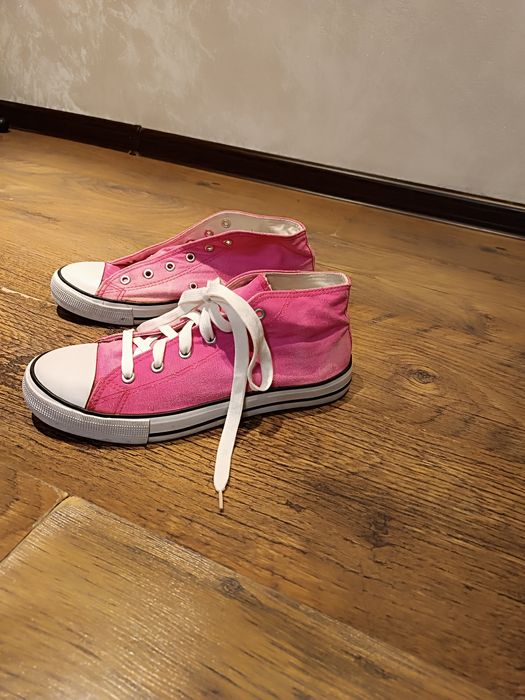 Продам кеды 42 размер новые