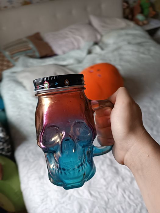 Посуда кружка череп