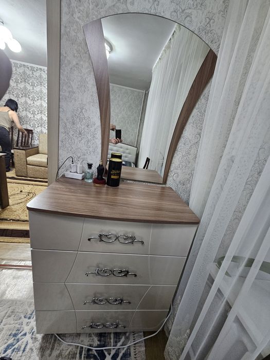 Продам спальный гарнитур