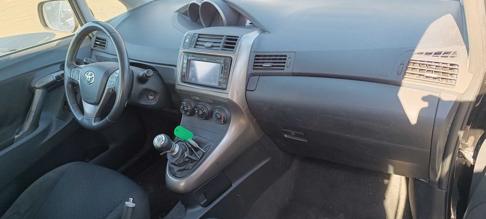 Toyota Verso 2.0/2.2 D4D 2009-2013г. на части