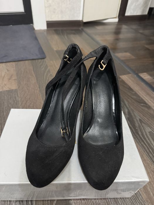 Женский босоножка