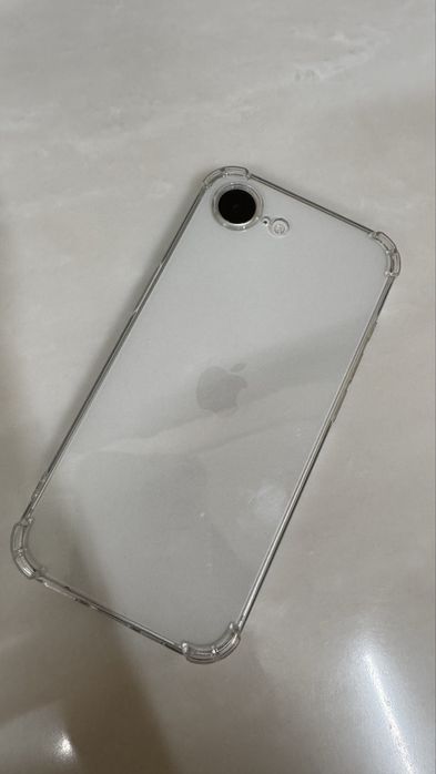 Продам Iphone 16e белый