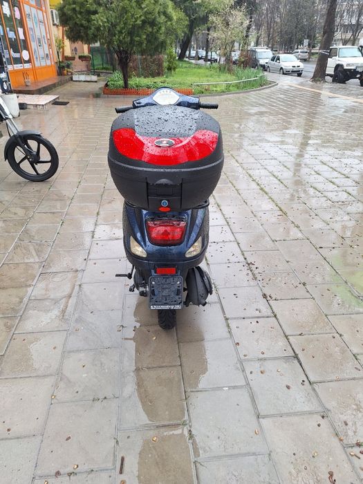 Продава се скутер BTC 50  кубика - нов внос