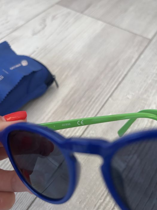 Детски слънчеви очила Guess