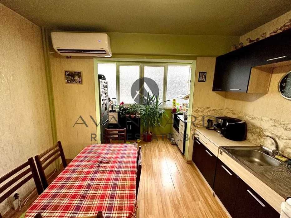 Продава се Тристаен апартамент в Пловдив, Христо Смирненски - 74 кв.м за 1586 €/кв.м - Снимка #2