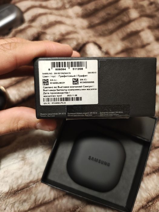 Наушники Samsung и Huawei