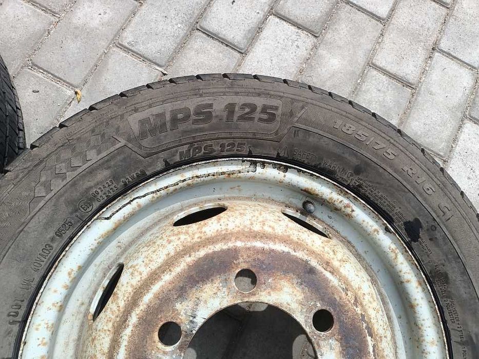 Продам два железных диска на ГАЗель, с шинами.