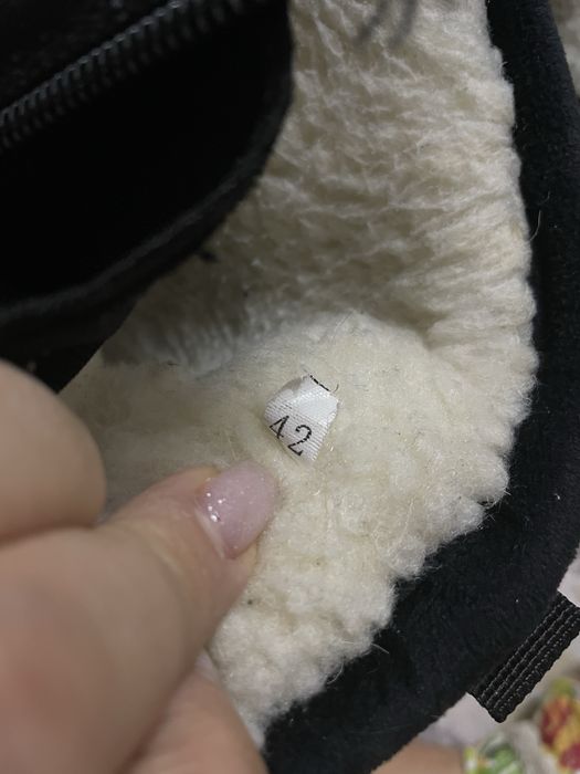 Зимние споги 6000 тг